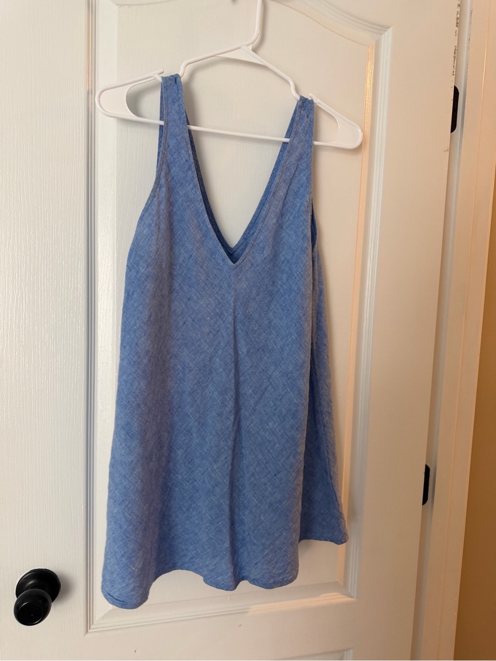 Lilly Pulitzer Light Blue V-Neck tunic Sleeveless Top and matching shorts linen